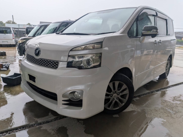 H23　ヴォクシー　車検2年付　入荷☆の画像