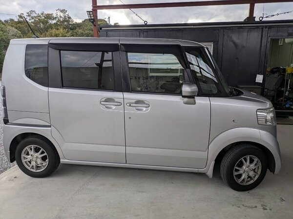 H25　ホンダN-BOX　シルバー　入荷☆の画像